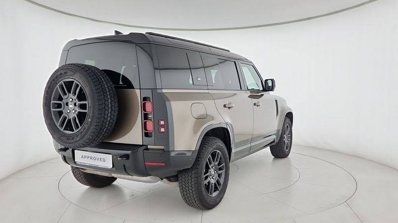 Land Rover Defender 2023