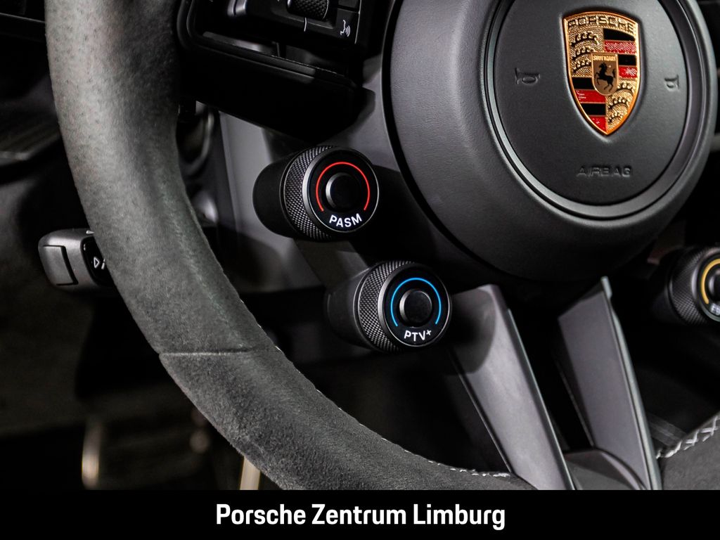 Porsche 992 2023