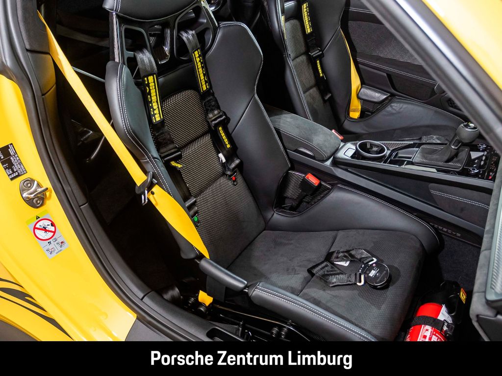 Porsche 992 2023