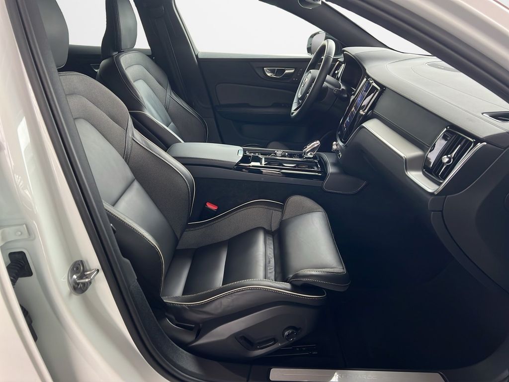 Volvo V60 2022
