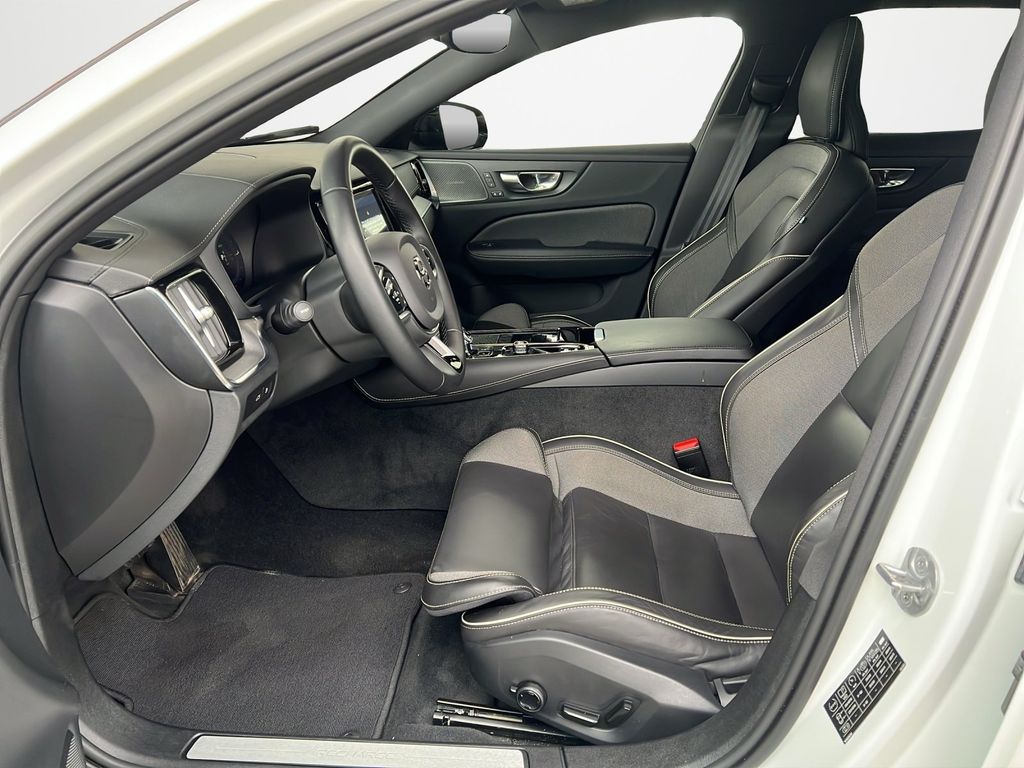 Volvo V60 2022