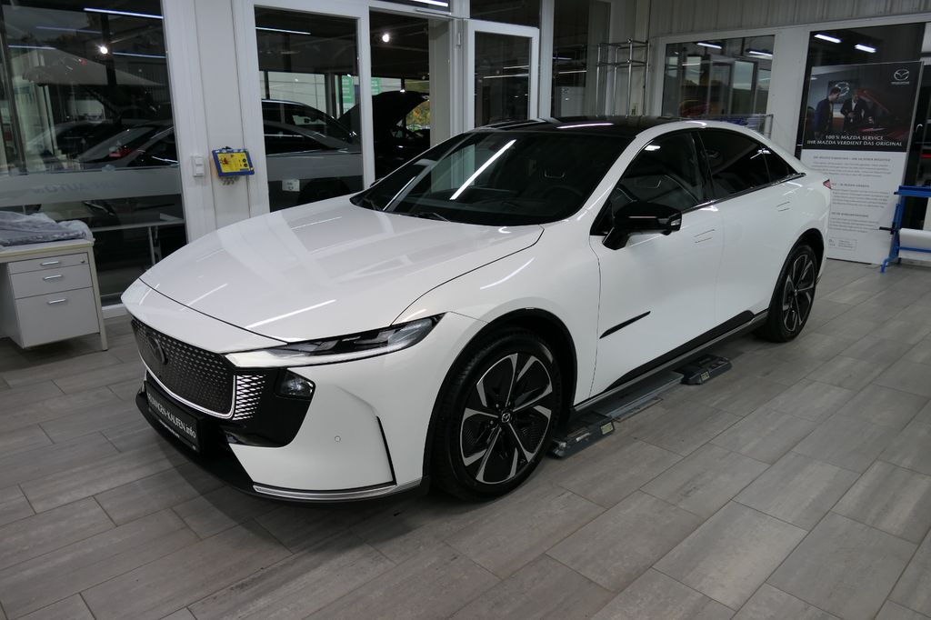 Mazda 6e 2025