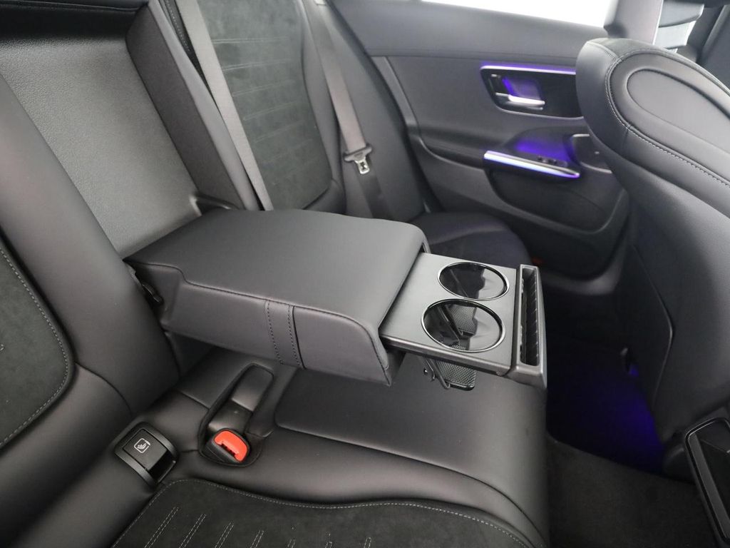 Mercedes-Benz C 300 2025