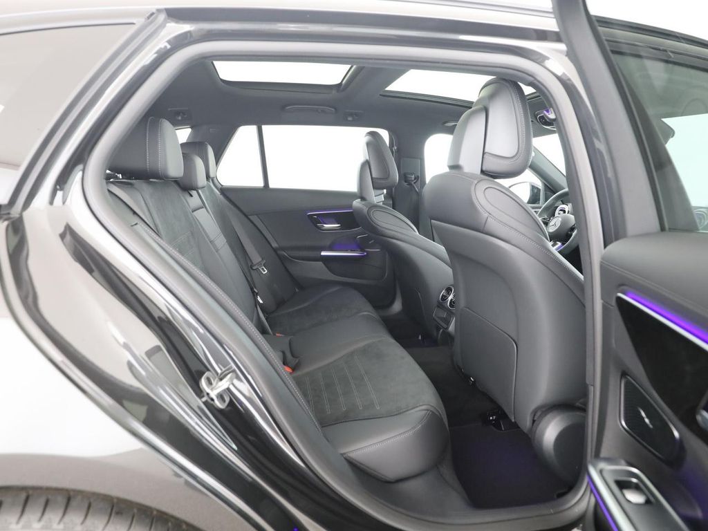 Mercedes-Benz C 300 2025