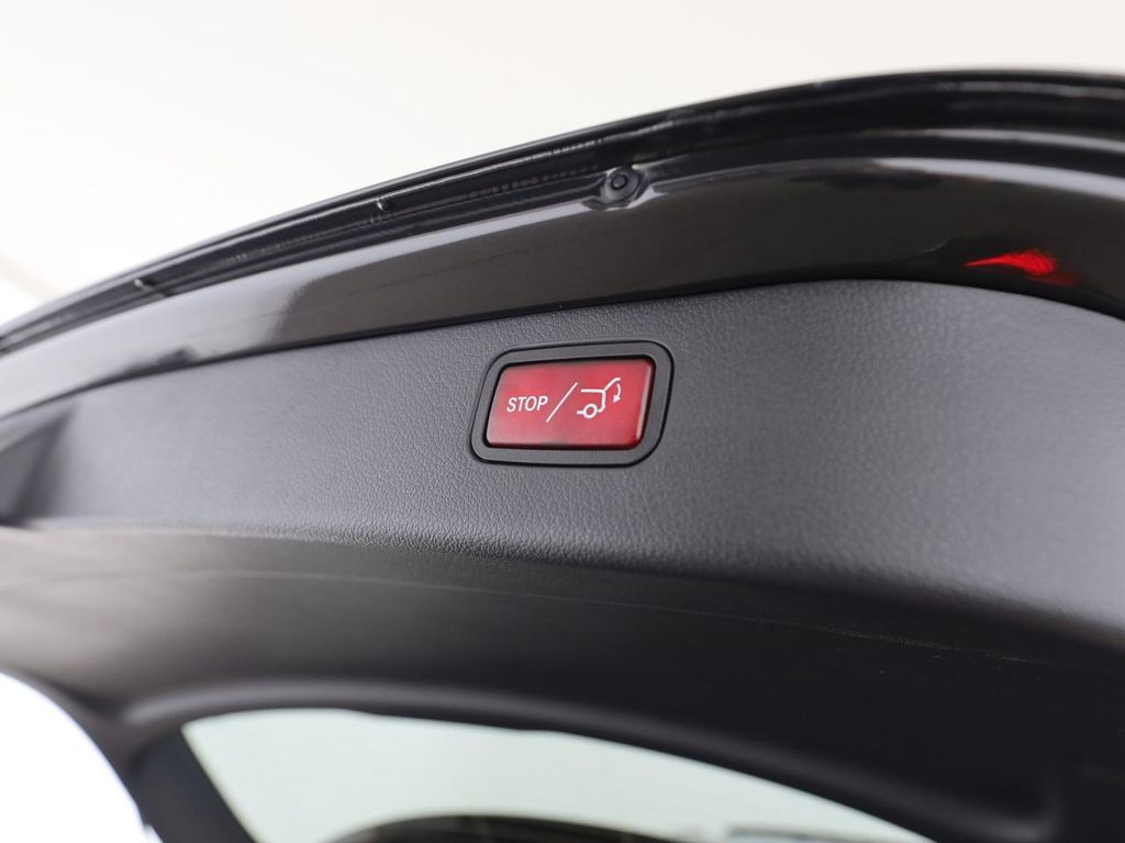 Mercedes-Benz C 300 2025