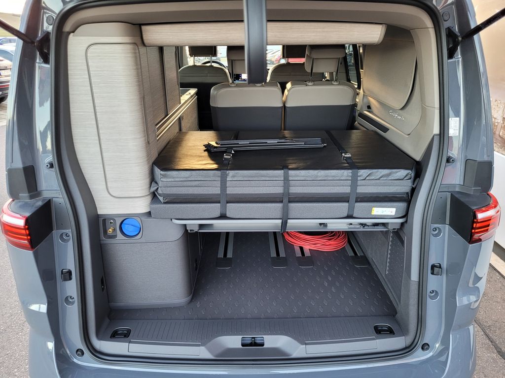 Volkswagen T7 California 2025