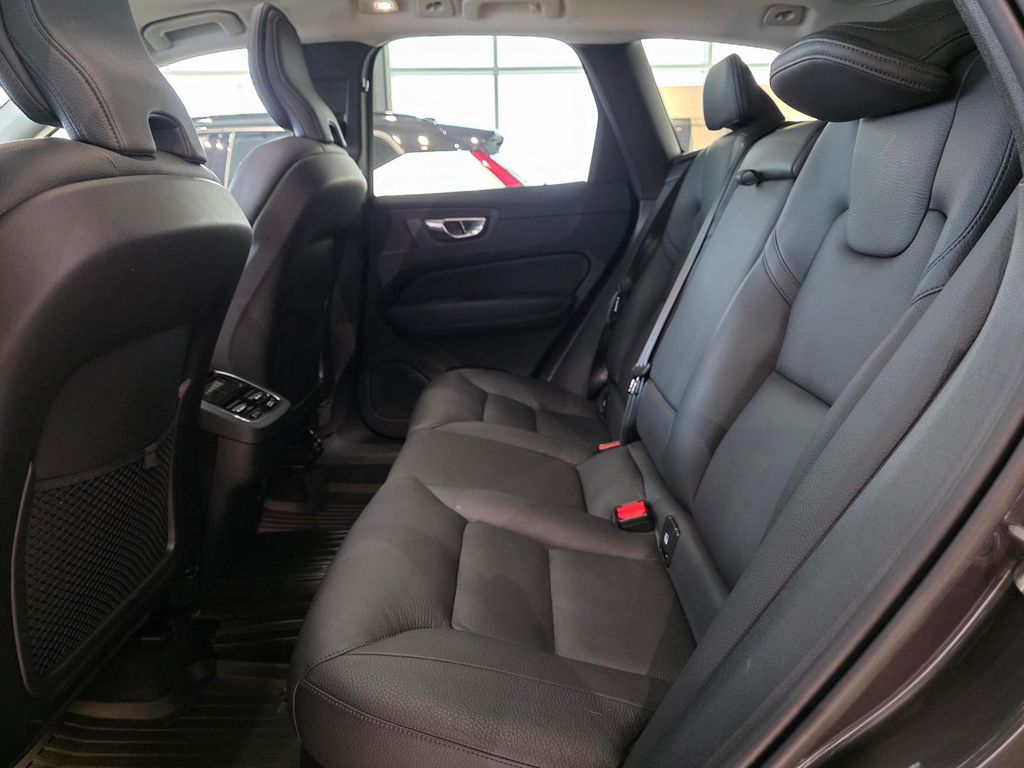 Volvo XC60 2022