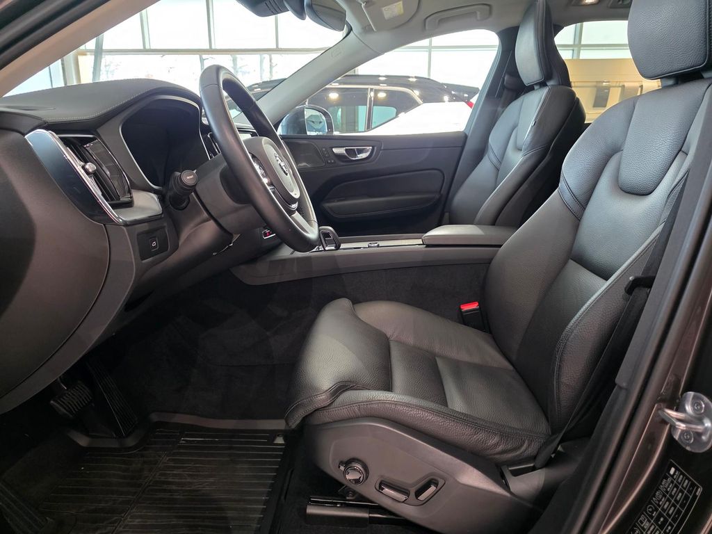 Volvo XC60 2022