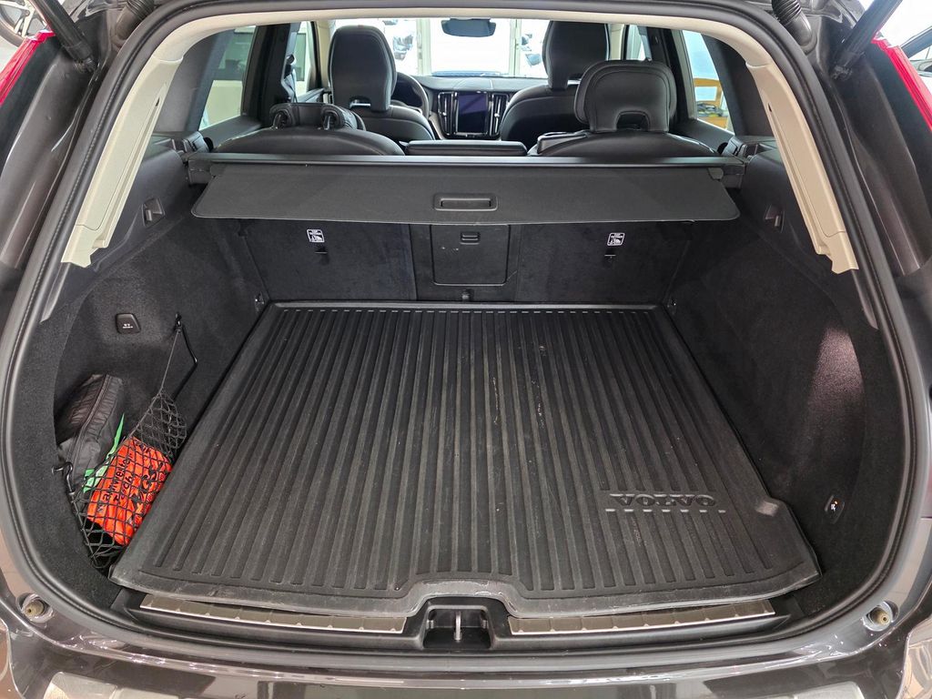 Volvo XC60 2022