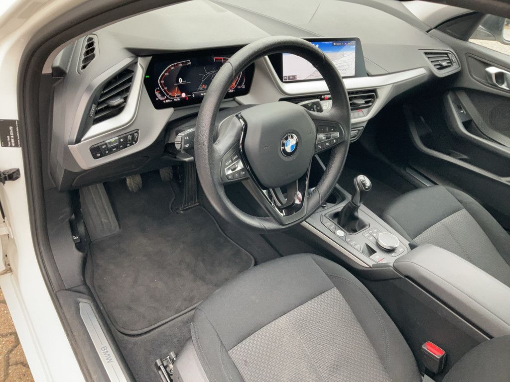 BMW 118 2022