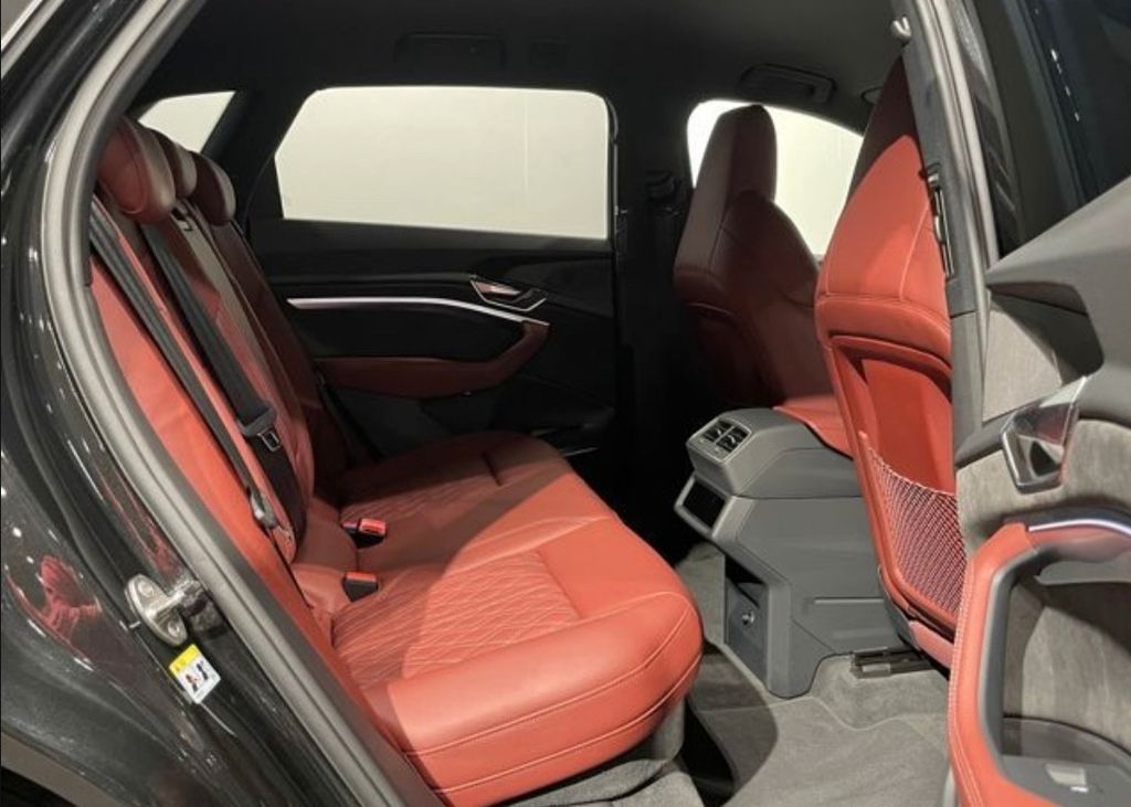 Audi e-tron 2021