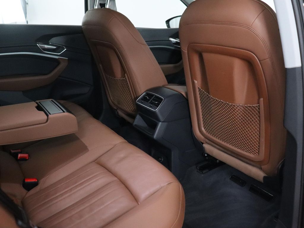 Audi e-tron 2022