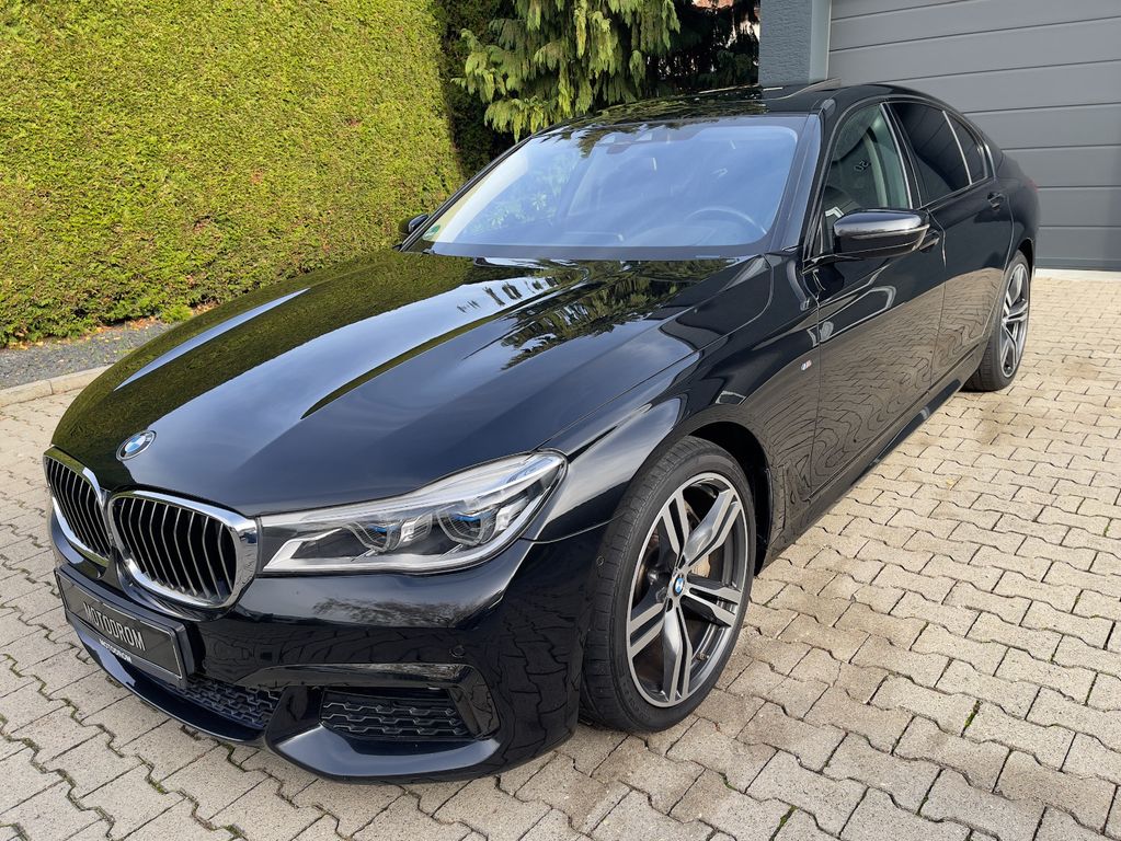BMW 750 2016