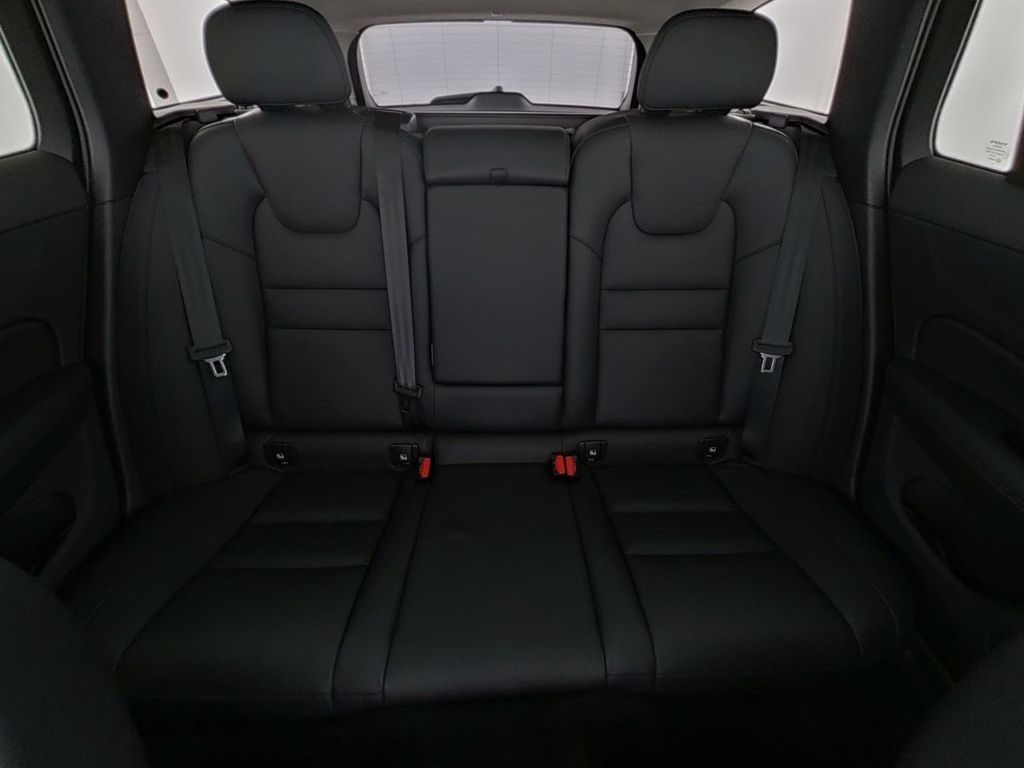 Volvo V60 Cross Country 2023