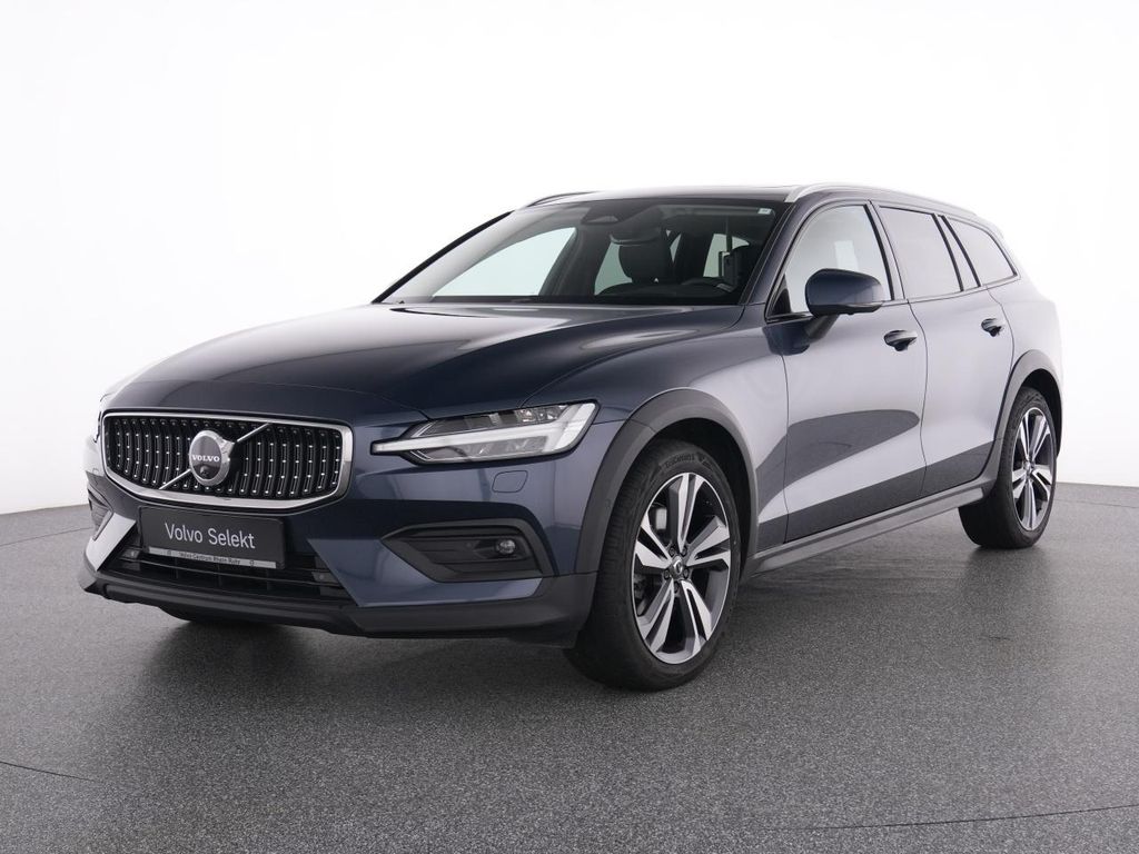 Volvo V60 Cross Country 2023