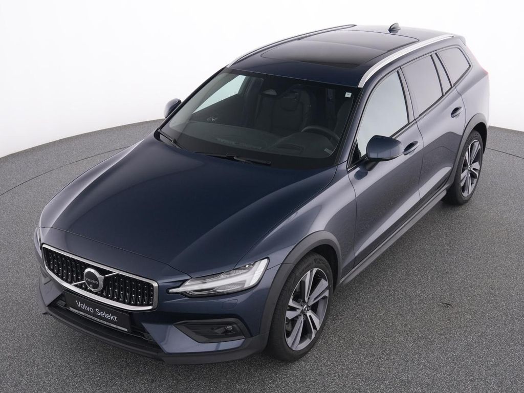 Volvo V60 Cross Country 2023