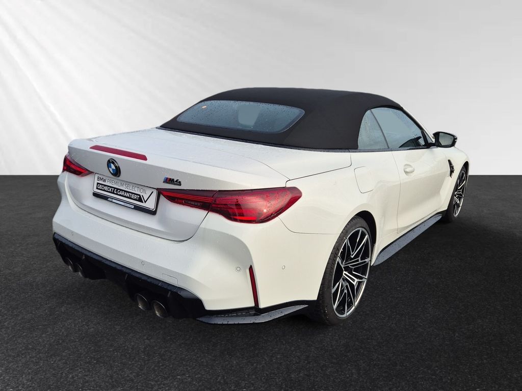 BMW M4 2025