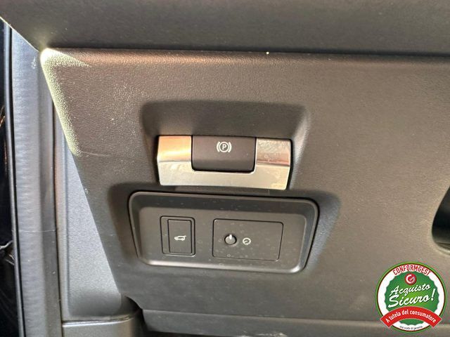 Land Rover Discovery Sport 2021