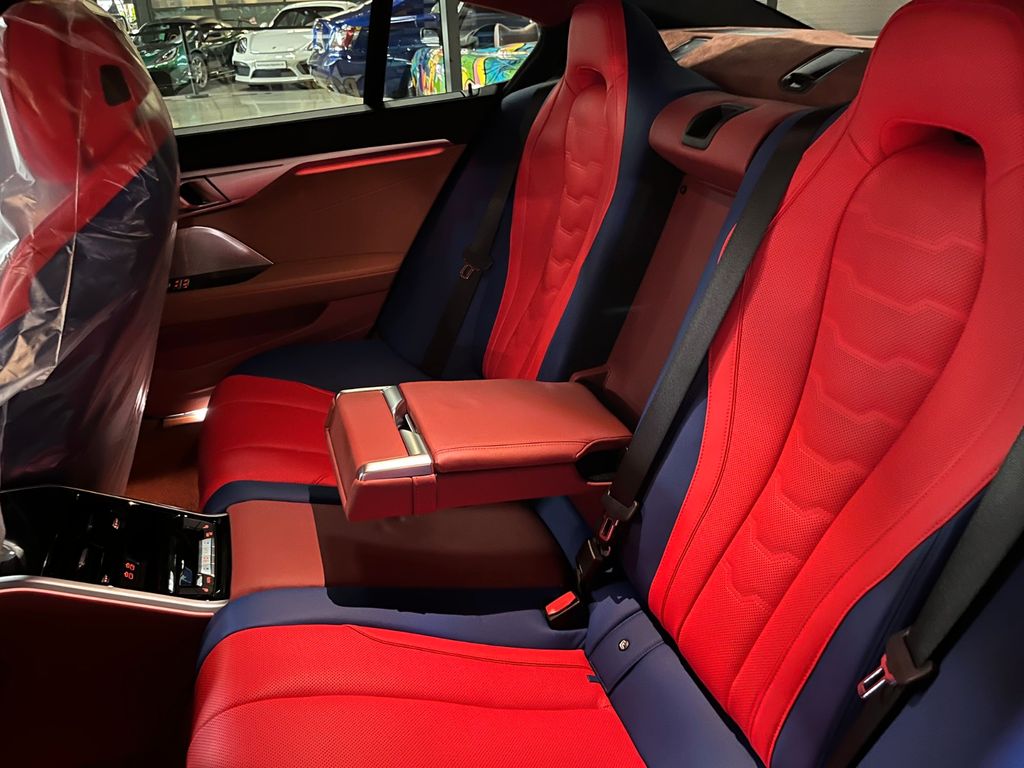 BMW M850
