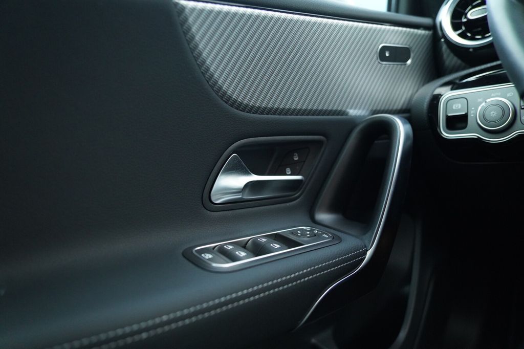 Mercedes-Benz A 180 2024