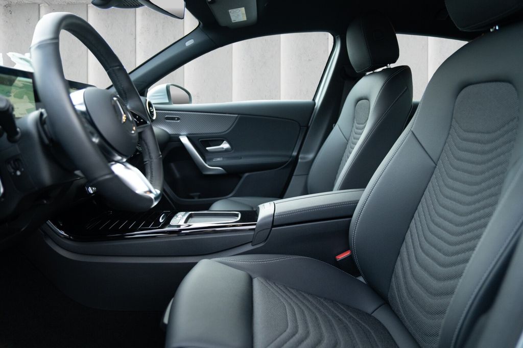 Mercedes-Benz A 180 2024