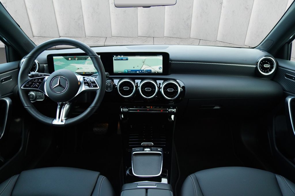 Mercedes-Benz A 180 2024