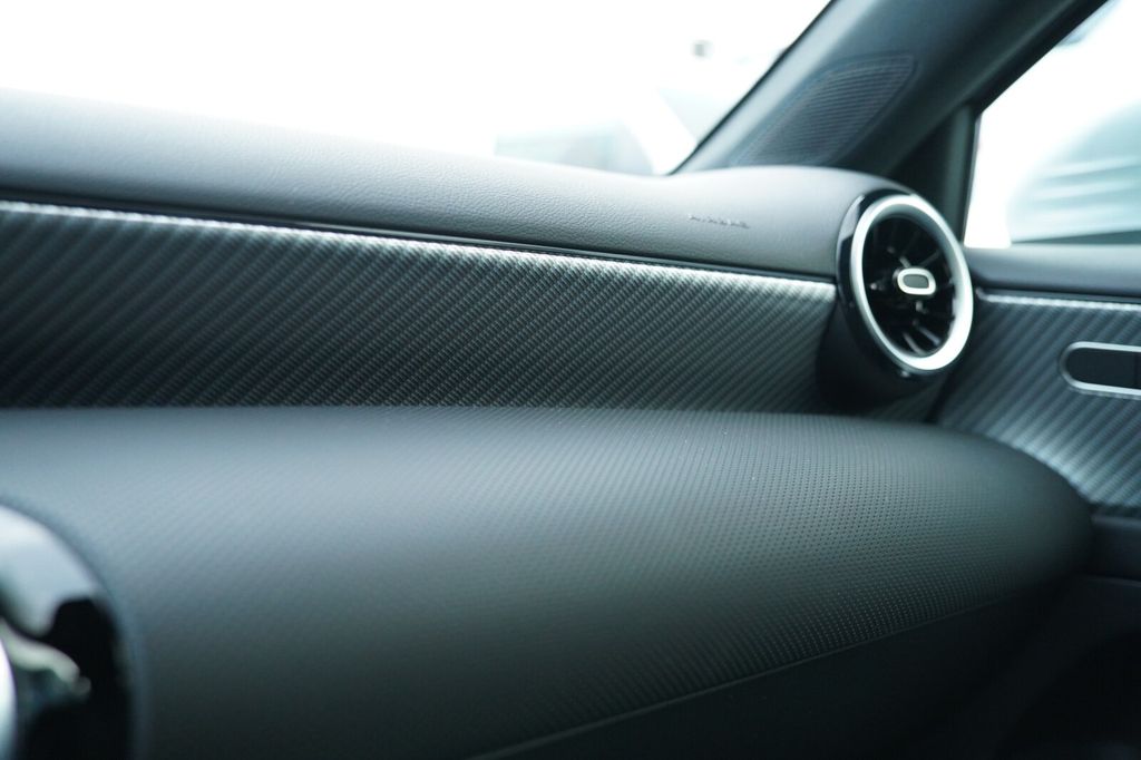 Mercedes-Benz A 180 2024