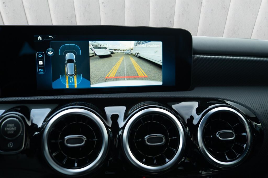 Mercedes-Benz A 180 2024