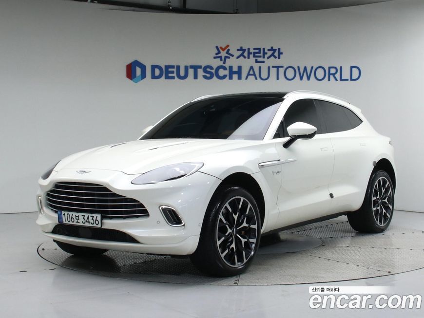 Astonmartin DBX 2021