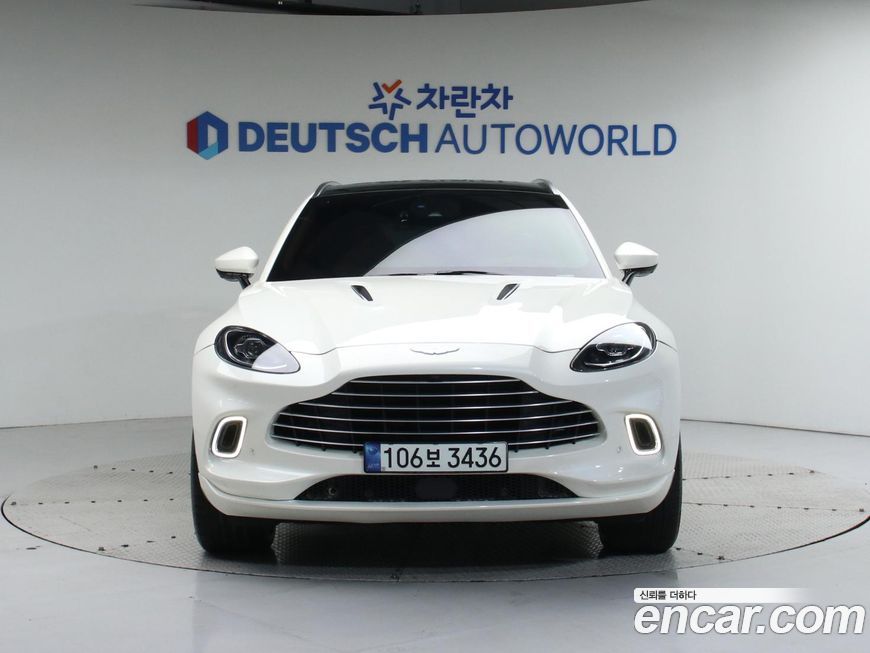 Astonmartin DBX 2021