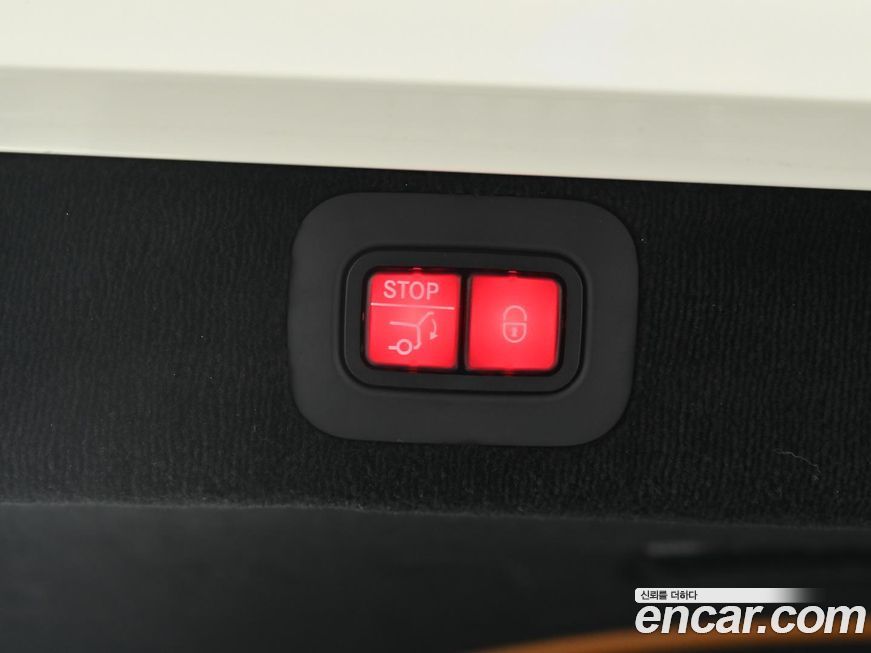 Astonmartin DBX 2021