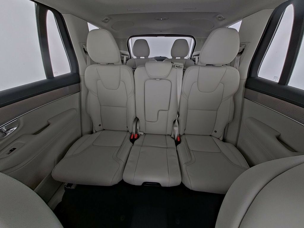 Volvo XC90 2025