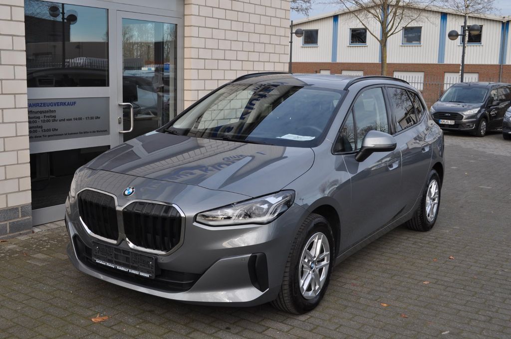 BMW 220 2025