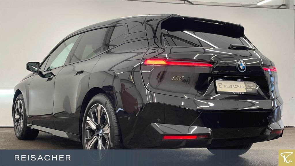 BMW iX 2025