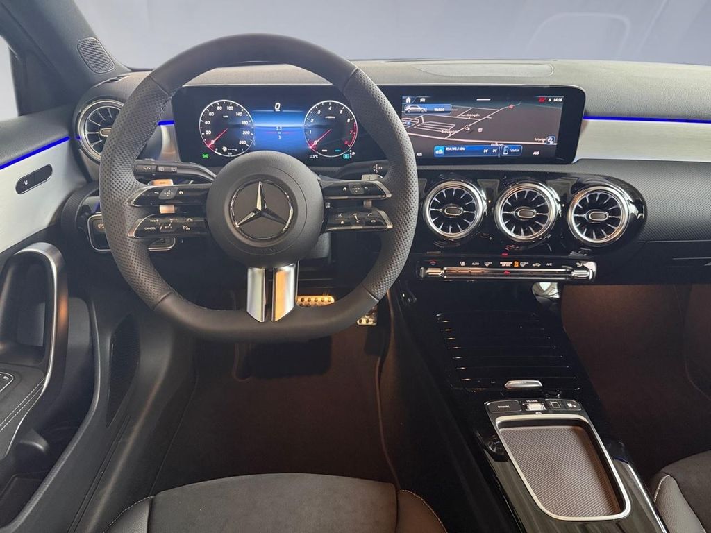 Mercedes-Benz A 180 2025