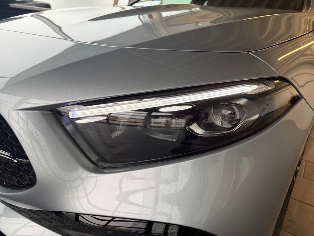 Mercedes-Benz A 180 2025