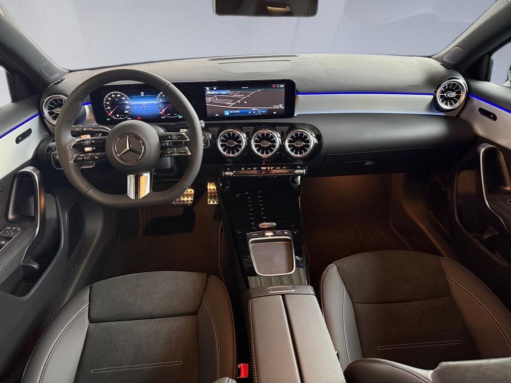 Mercedes-Benz A 180 2025
