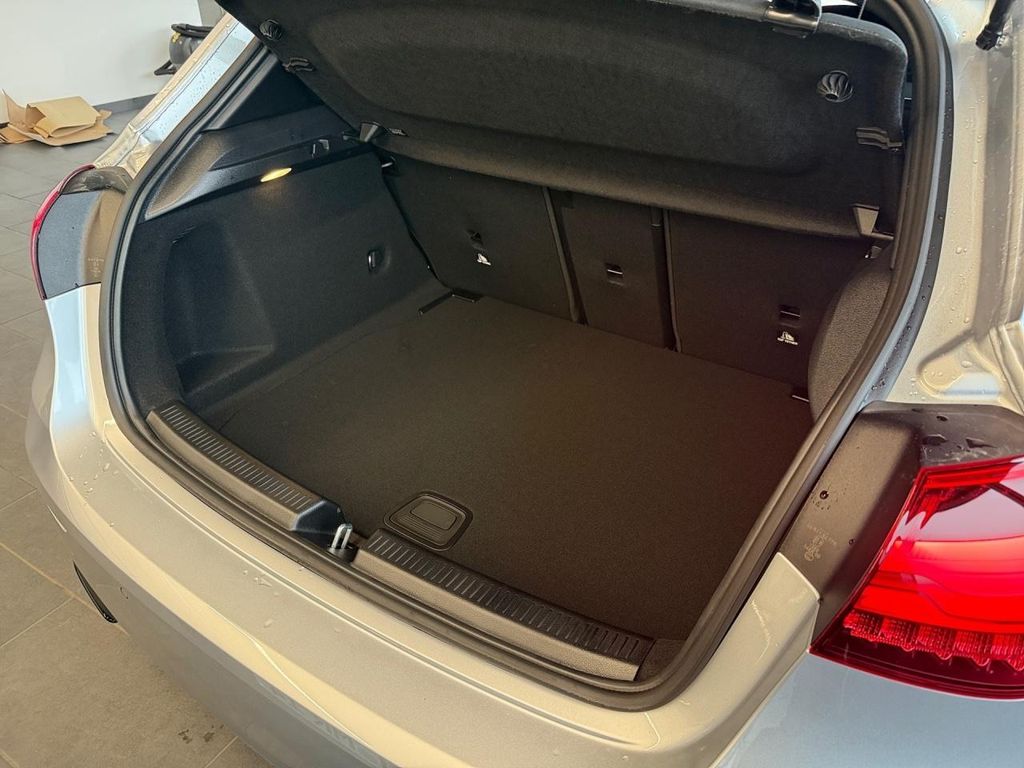 Mercedes-Benz A 180 2025