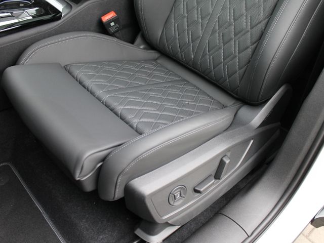 Audi SQ5 2025