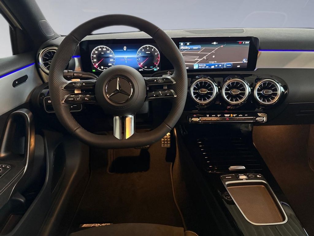 Mercedes-Benz A 180 2025