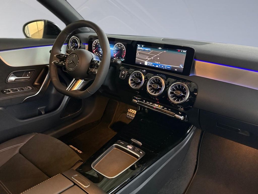 Mercedes-Benz A 180 2025