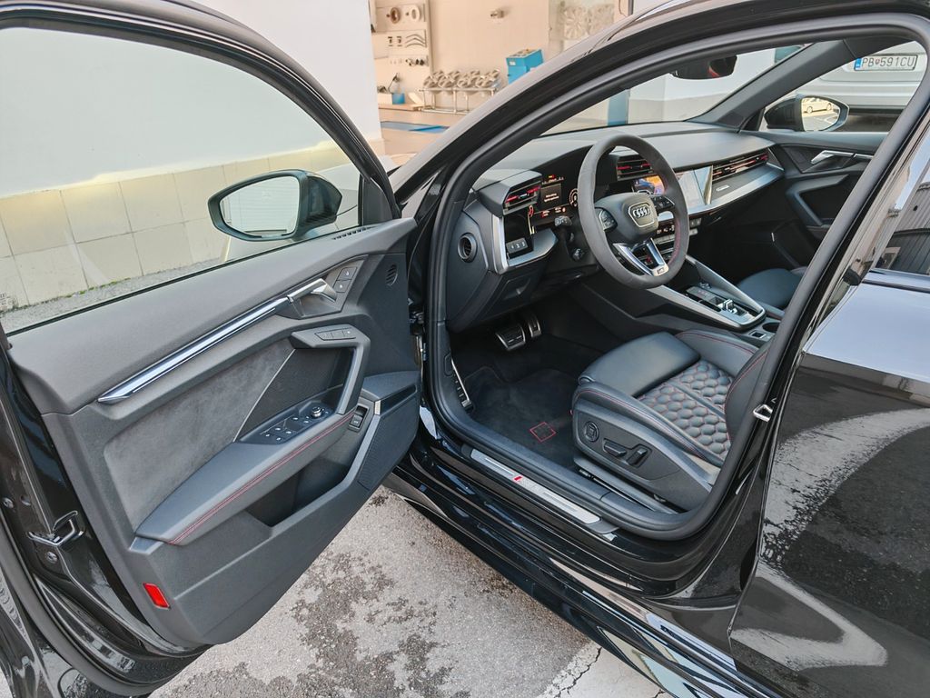 Audi RS3 2024