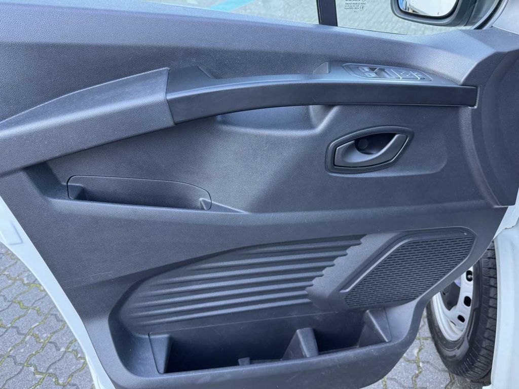 Nissan Primastar 2022