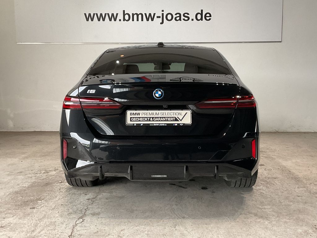 BMW i5 2025