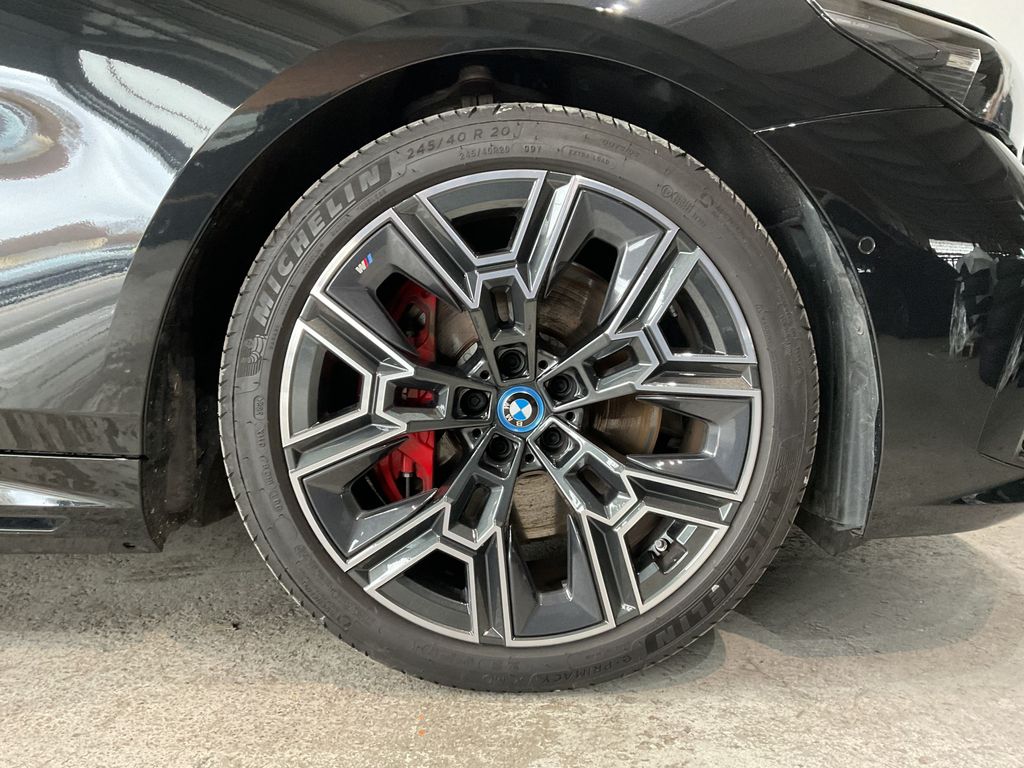 BMW i5 2025