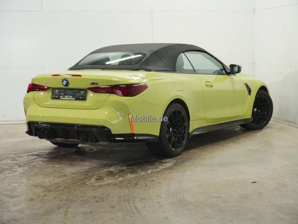 BMW M4 2025