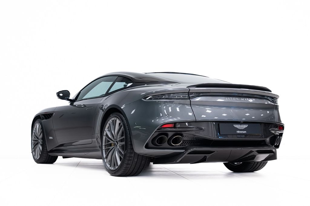 Aston Martin DBS 2020