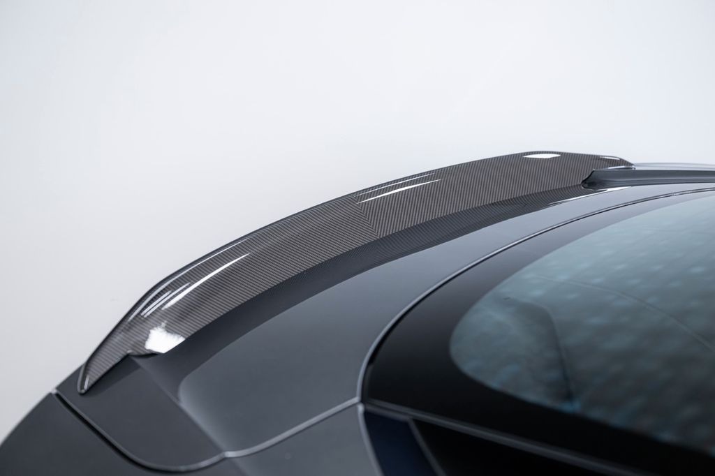 Aston Martin DBS 2020