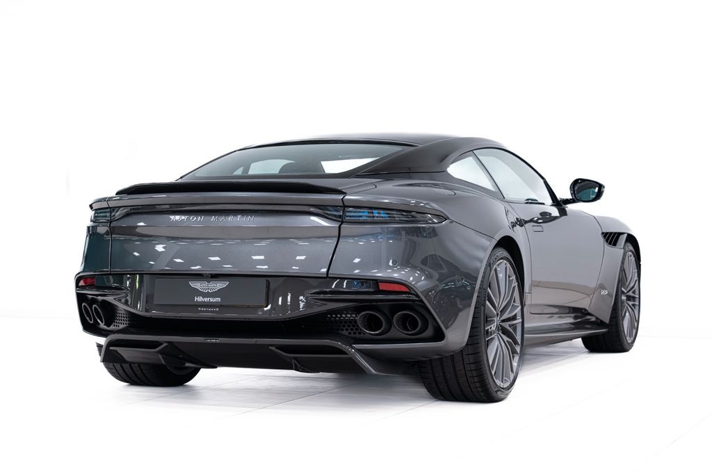 Aston Martin DBS 2020