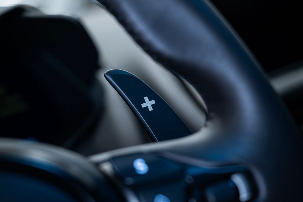 Aston Martin DBS 2020